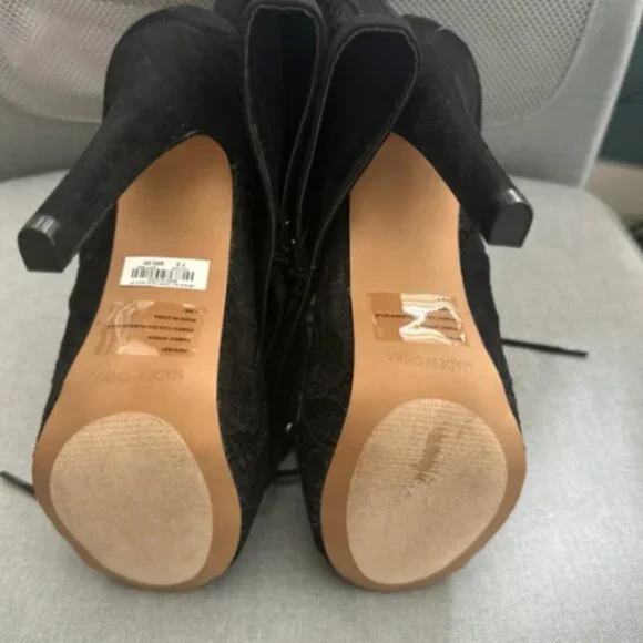 NWT Torrid black‎ all over lace, lace-up over-knee boots - Picture 5 of 5